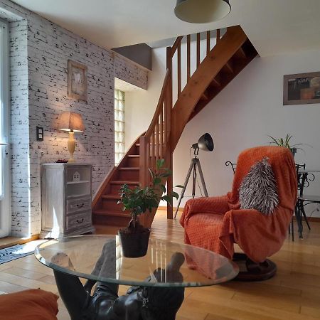 Maison de village avec cour intérieure et terrasse Septfonds Extérieur photo