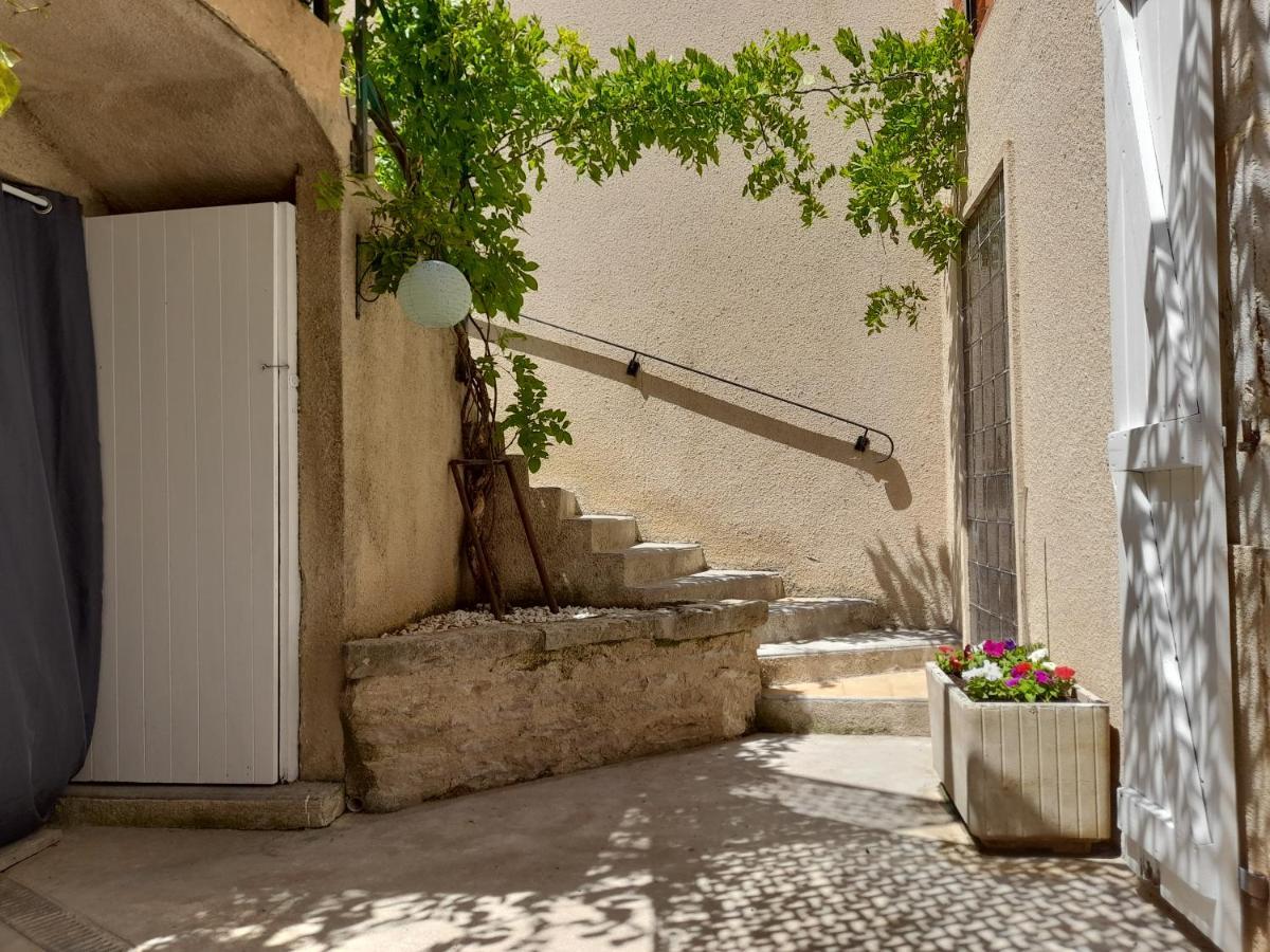 Maison de village avec cour intérieure et terrasse Septfonds Extérieur photo